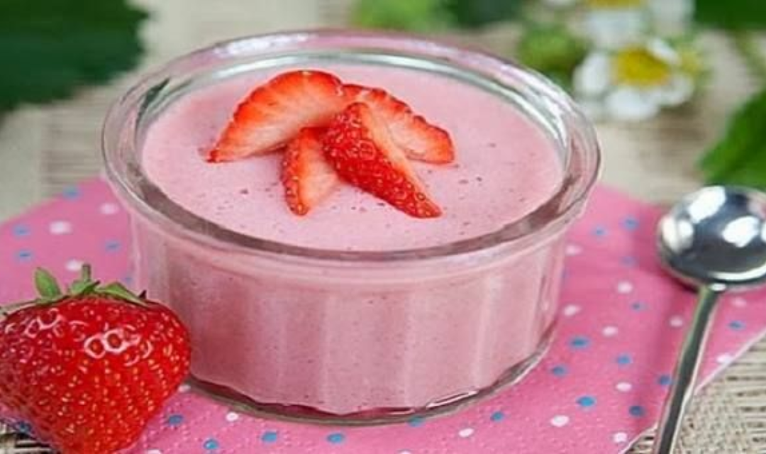 Mousse de Morango Fit com 3 Ingredientes (Sem Açúcar)