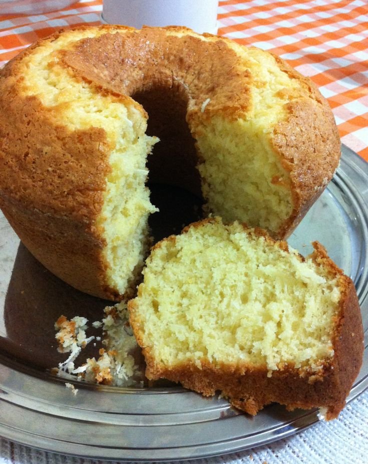 Quando faço esse bolo de coco tradicional da vovó não sobra nada na mesa
