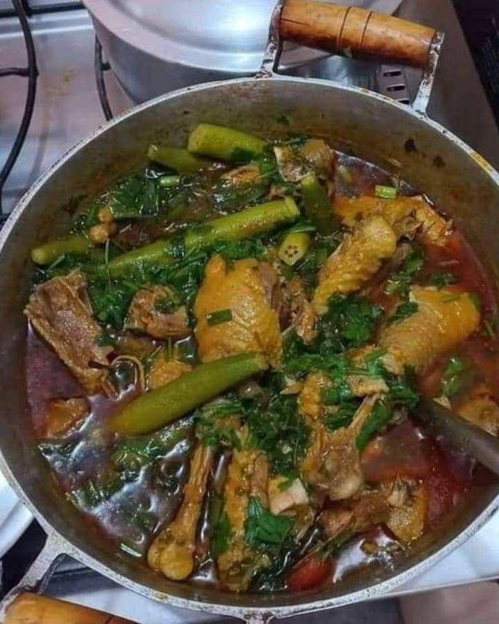 Fiz esse Frango com Quiabo bem temperadinho e meu marido pediu para eu fazer de novo no domingo