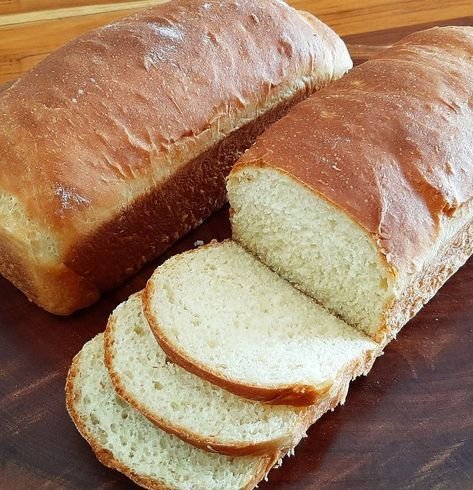Fiz esse pão caseiro sem sovar com poucos ingredientes e desmancha na boca