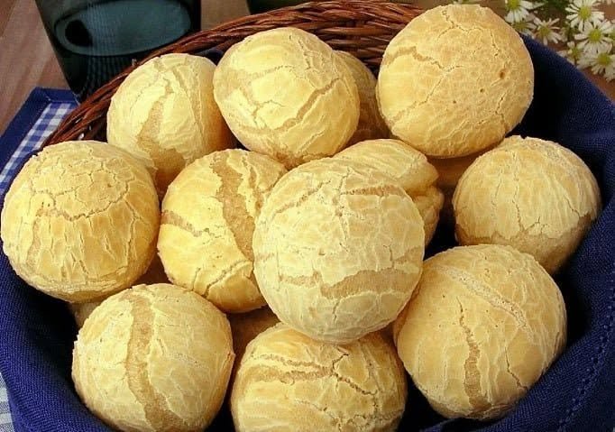 Fiz esse pão de queijo na air fryer e ele ficou tão crocante por fora e macio por dentro que ninguém acreditou que era caseiro