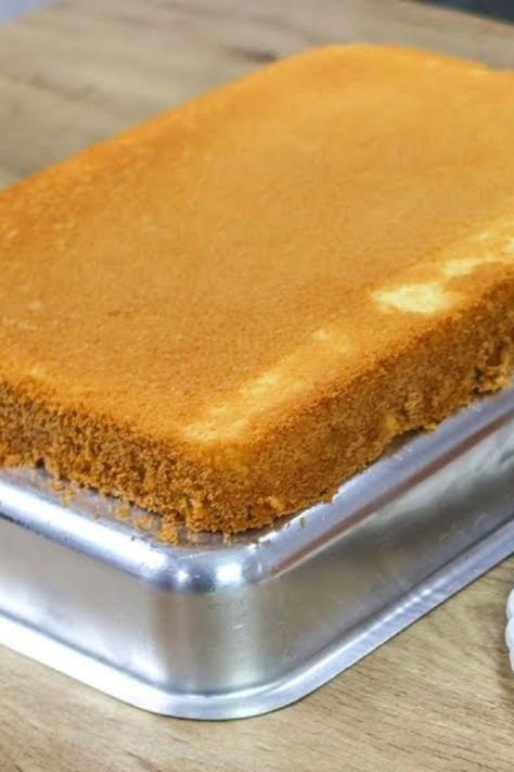 Esse pão de ló caseiro para bolos de aniversário fica tão fofinho que desmancha na boca