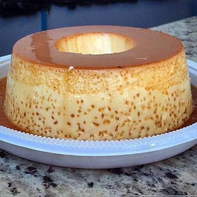 Quando faço esse pudim de leite condensado com furinhos não sobra nada