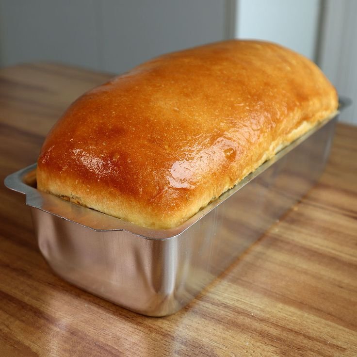 Fiz esse pão caseiro fofinho com poucos ingredientes e desmancha na boca